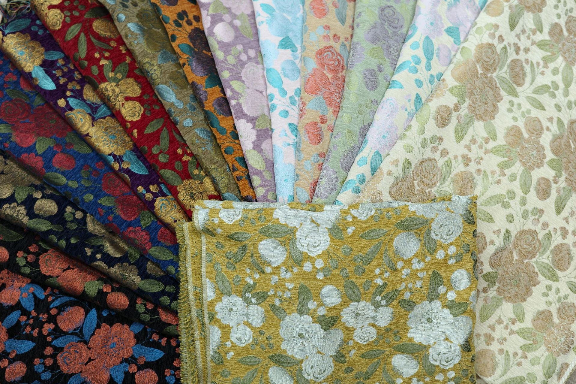 Chenille Jacquard Fabric – 300gsm Polyester-Cotton Blend | OEM Custom Upholstery Fabric Chenille Jacquard