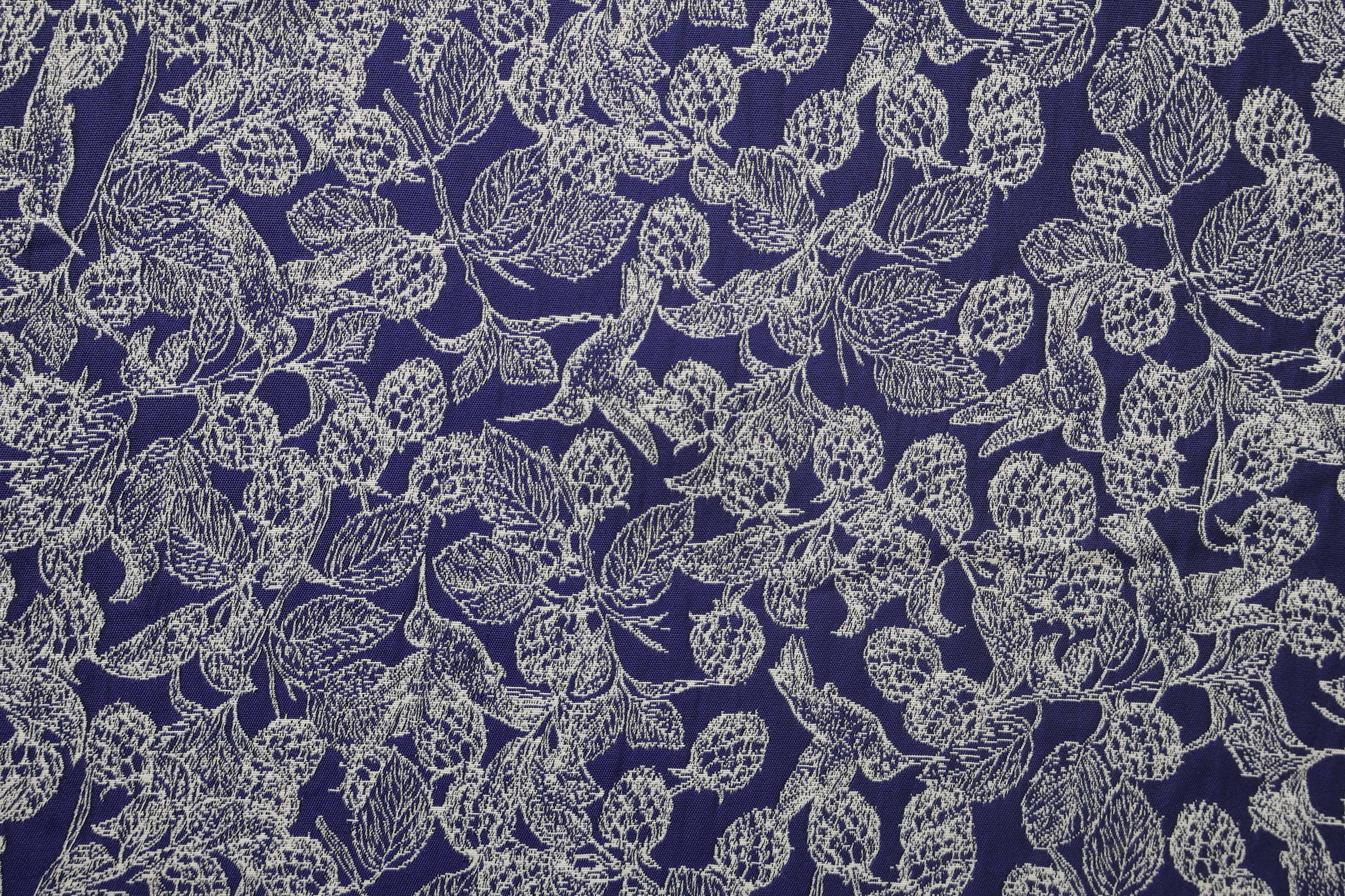 Factory Chinese Textile 100% Polyester 500gsm Flowers Pattern Custom Velvet Jacquard Fabrics for Garment and Bags Jacquard Fabric